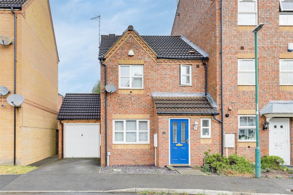 Edmonstone Crescent, Bestwood, Nottinghamshire, NG5 5UW