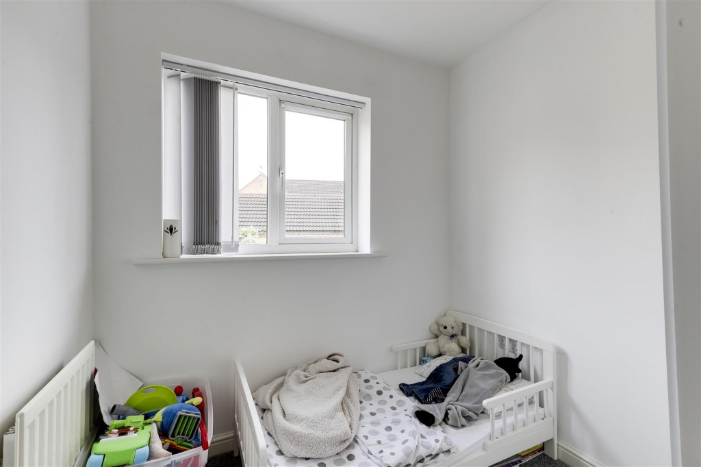 Edmonstone Crescent, Bestwood, Nottinghamshire, NG5 5UW