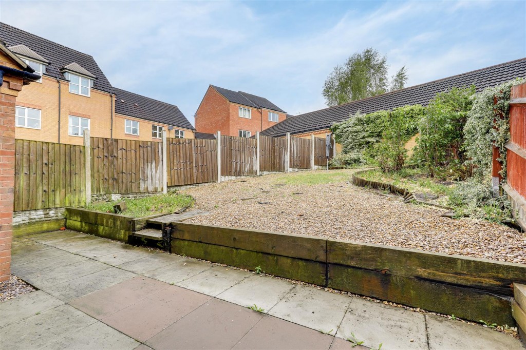 Edmonstone Crescent, Bestwood, Nottinghamshire, NG5 5UW