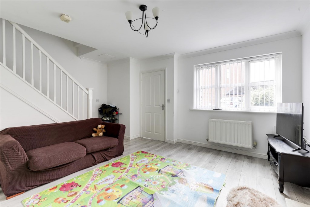 Edmonstone Crescent, Bestwood, Nottinghamshire, NG5 5UW