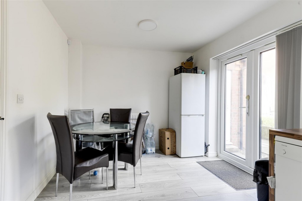 Edmonstone Crescent, Bestwood, Nottinghamshire, NG5 5UW