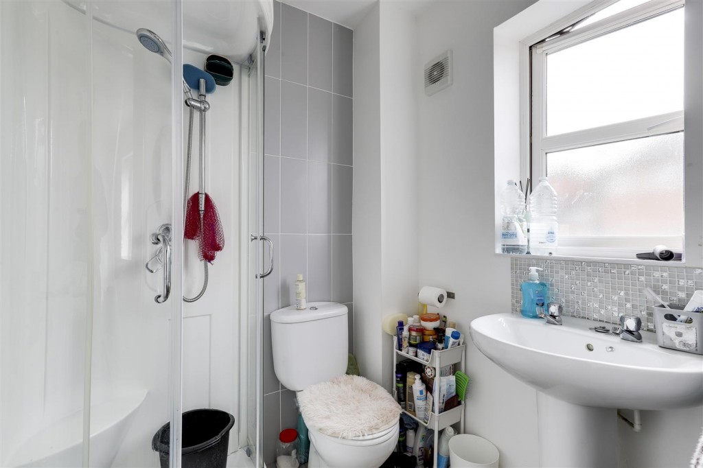 Edmonstone Crescent, Bestwood, Nottinghamshire, NG5 5UW