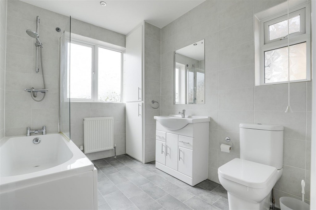 Seaford Avenue, Wollaton, Nottinghamshire, NG8 1LB