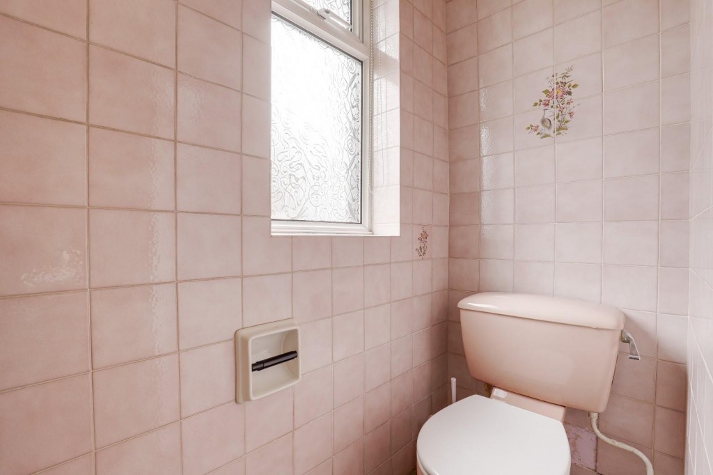 Bridle Road, Bramcote, Nottinghamshire, NG9 3DH
