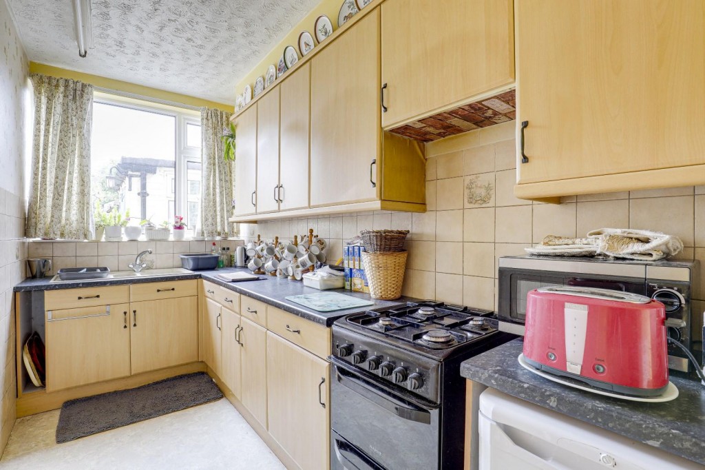 Bridle Road, Bramcote, Nottinghamshire, NG9 3DH
