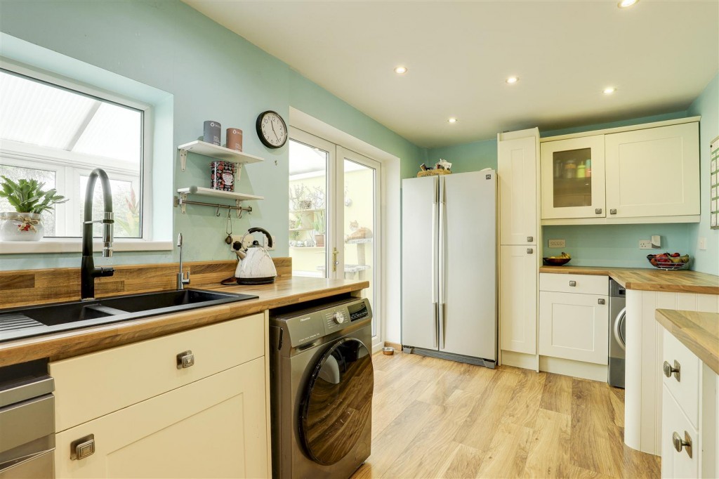 Eskdale Close, Long Eaton, Derbyshire, NG10 3LQ