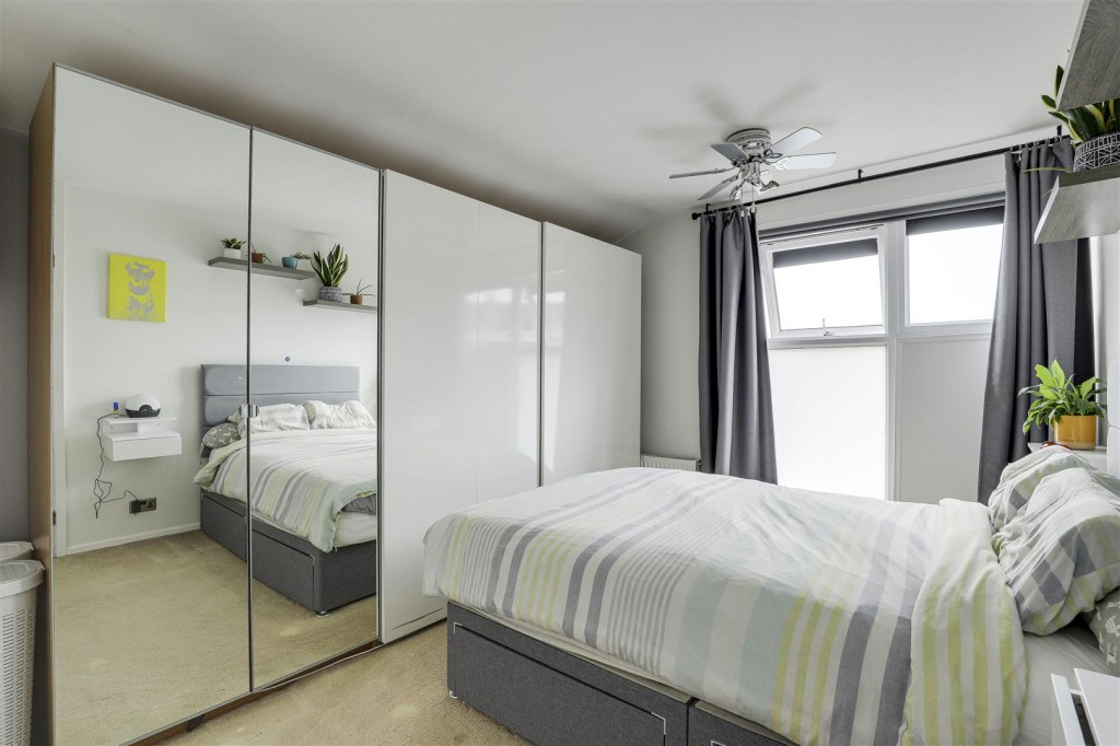 Eskdale Close, Long Eaton, Derbyshire, NG10 3LQ