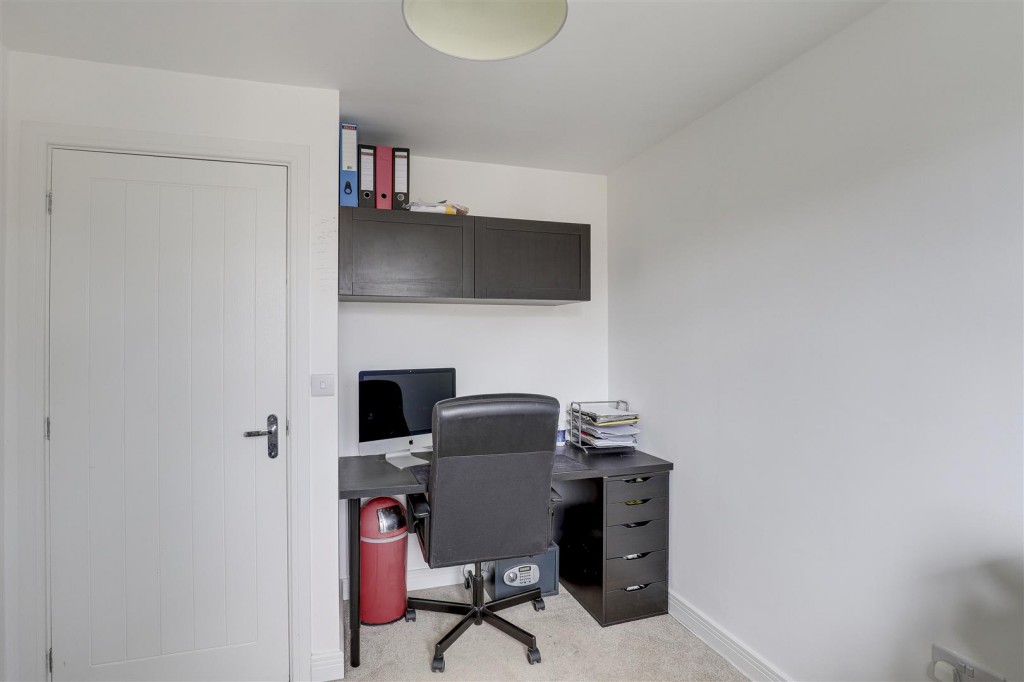 Chalfont Drive, Nottingham, Nottinghamshire, NG8 3LT