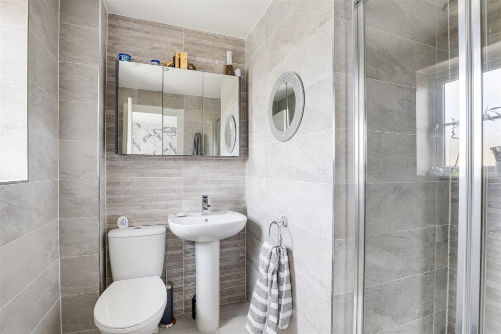 Chalfont Drive, Nottingham, Nottinghamshire, NG8 3LT