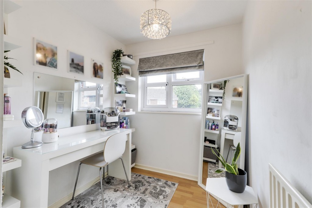 Shacklock Close, Arnold, Nottinghamshire, NG5 9QE