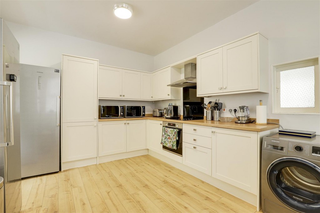 Charlton Avenue, Long Eaton, Derbyshire, NG10 2BX