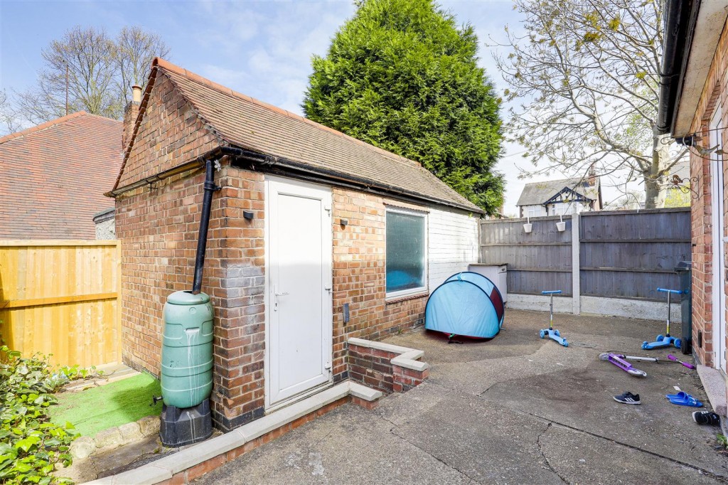 Breckhill Road, Woodthorpe, Nottinghamshire, NG5 4GP