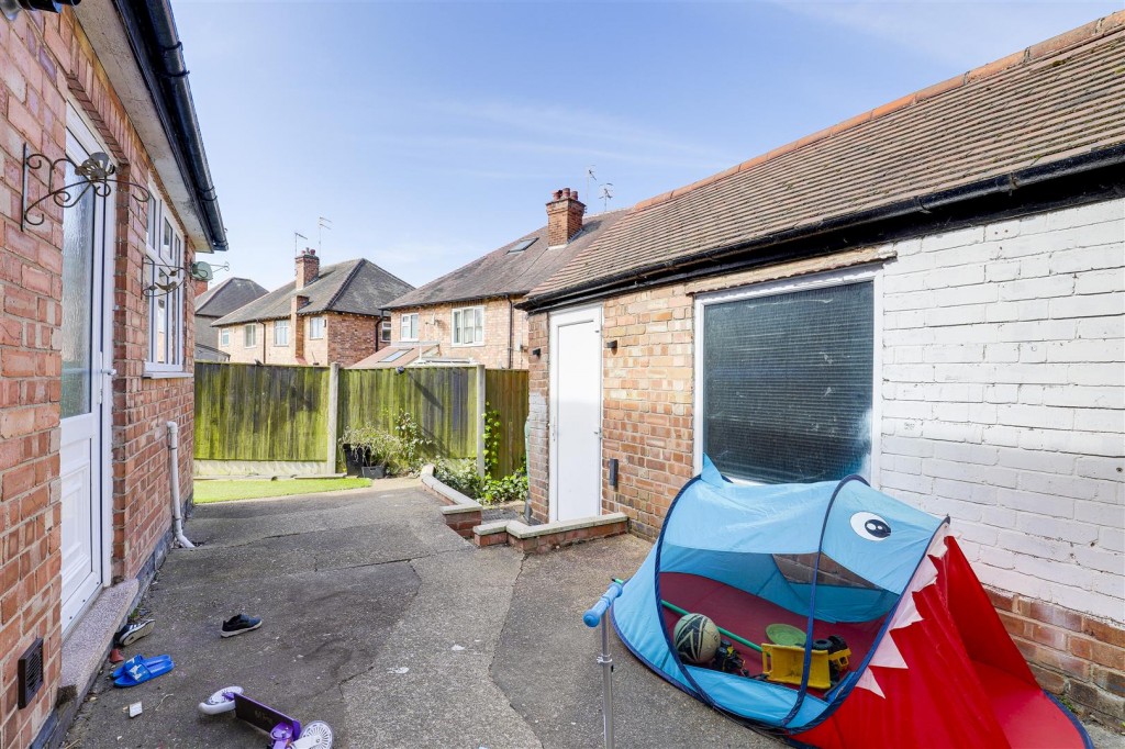 Breckhill Road, Woodthorpe, Nottinghamshire, NG5 4GP