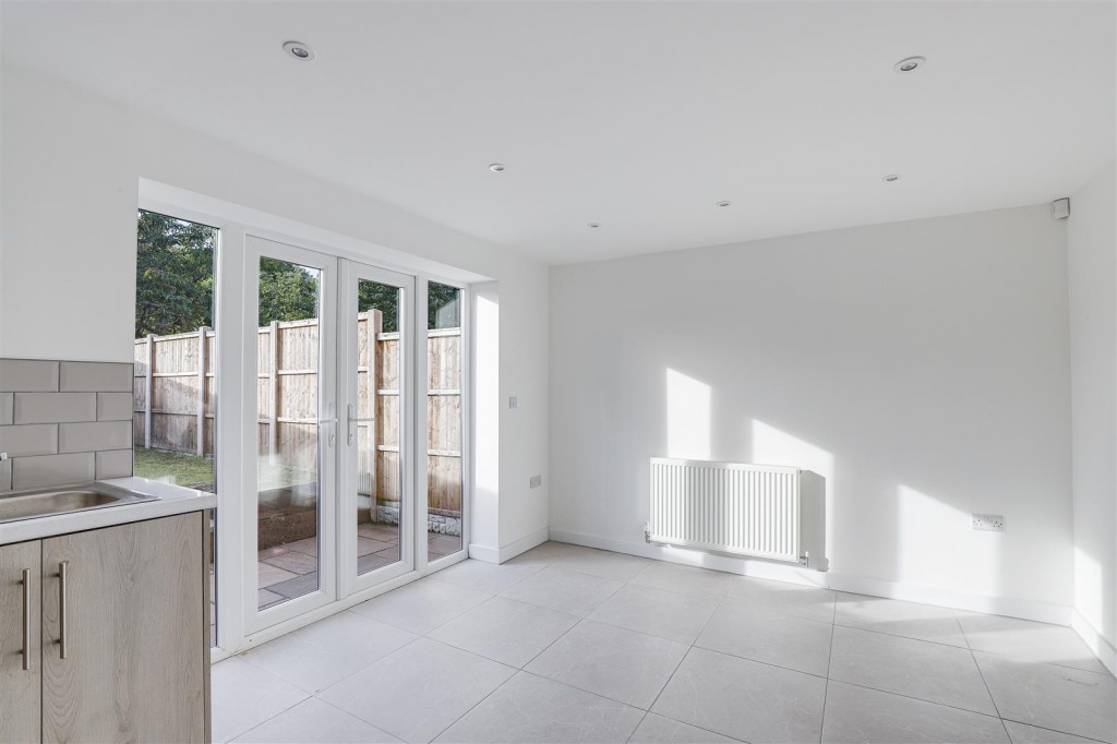 Freemantle Walk, Heron Ridge, Nottinghamshire, NG5 9LH