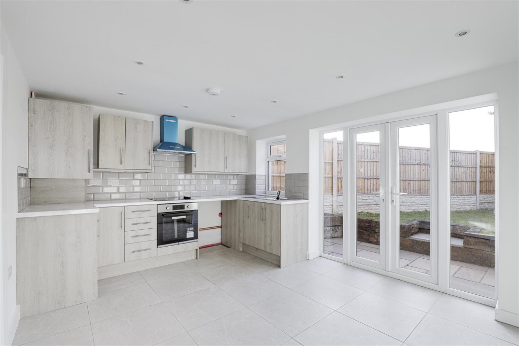 Freemantle Walk, Heron Ridge, Nottinghamshire, NG5 9LH