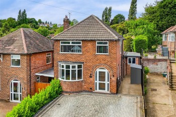 Douglas Crescent, Carlton, Nottinghamshire, NG4 1AN
