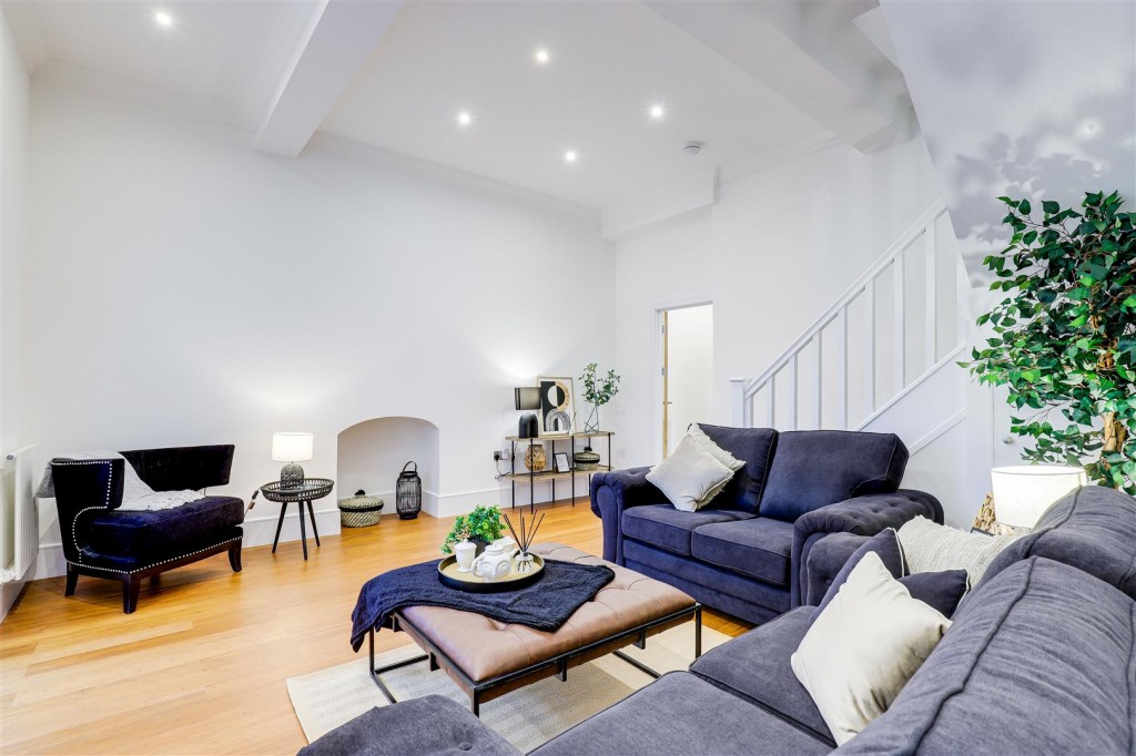 Mapperley Road, Mapperley Park, Nottinghamshire, NG3 5AS