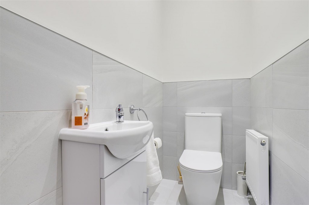 Mapperley Road, Mapperley Park, Nottinghamshire, NG3 5AS