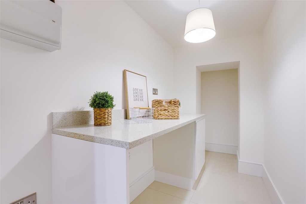 Mapperley Road, Mapperley Park, Nottinghamshire, NG3 5AS