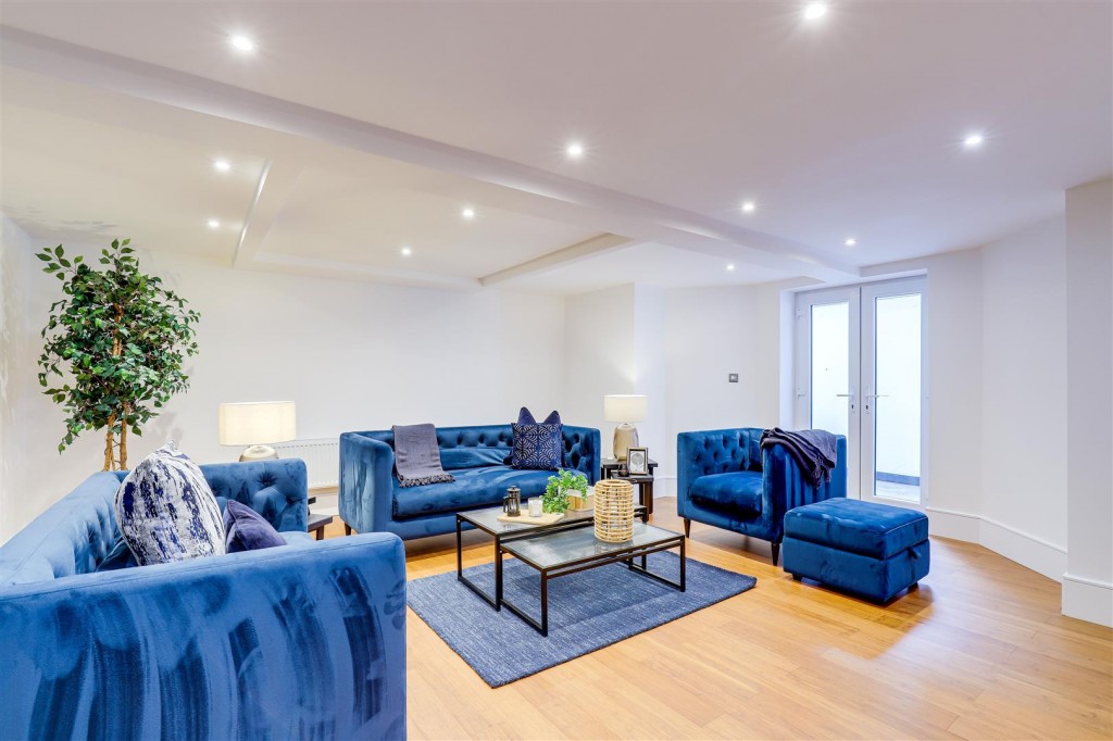 Mapperley Road, Mapperley Park, Nottinghamshire, NG3 5AS