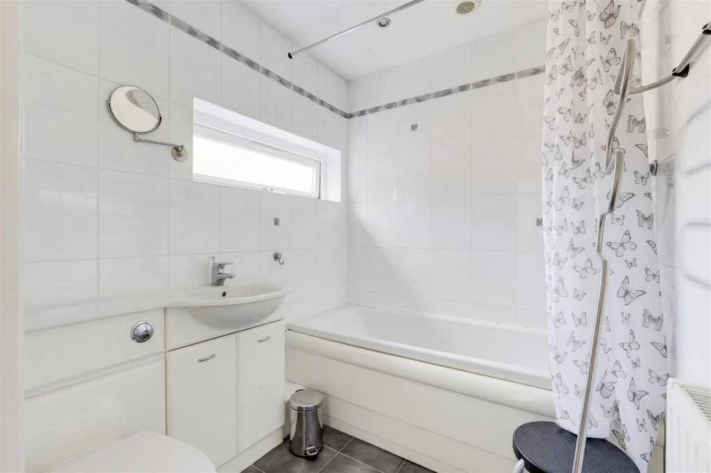 St. Saviours Gardens, Nottinghamshire, NG2 3LH