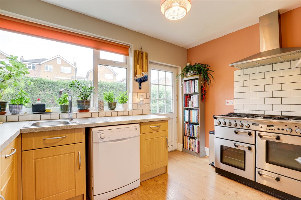 Southcliffe Road, Carlton, Nottinghamshire, NG4 1ES