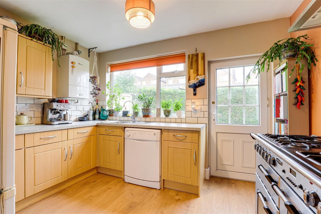 Southcliffe Road, Carlton, Nottinghamshire, NG4 1ES