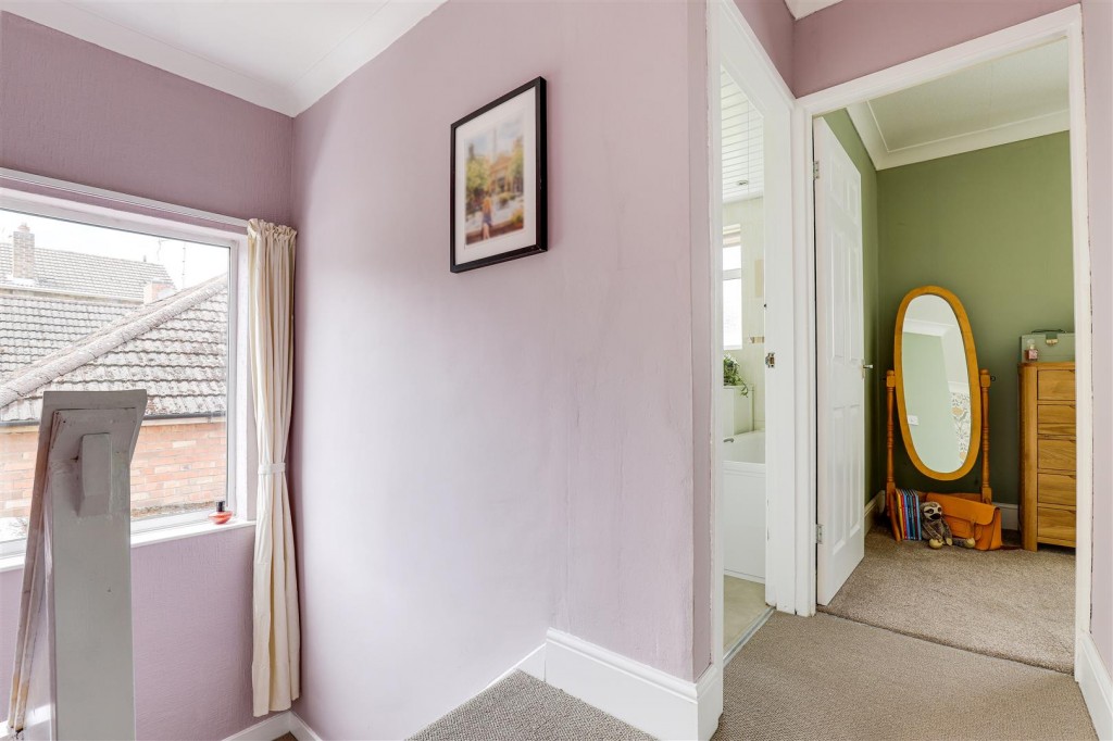 Southcliffe Road, Carlton, Nottinghamshire, NG4 1ES