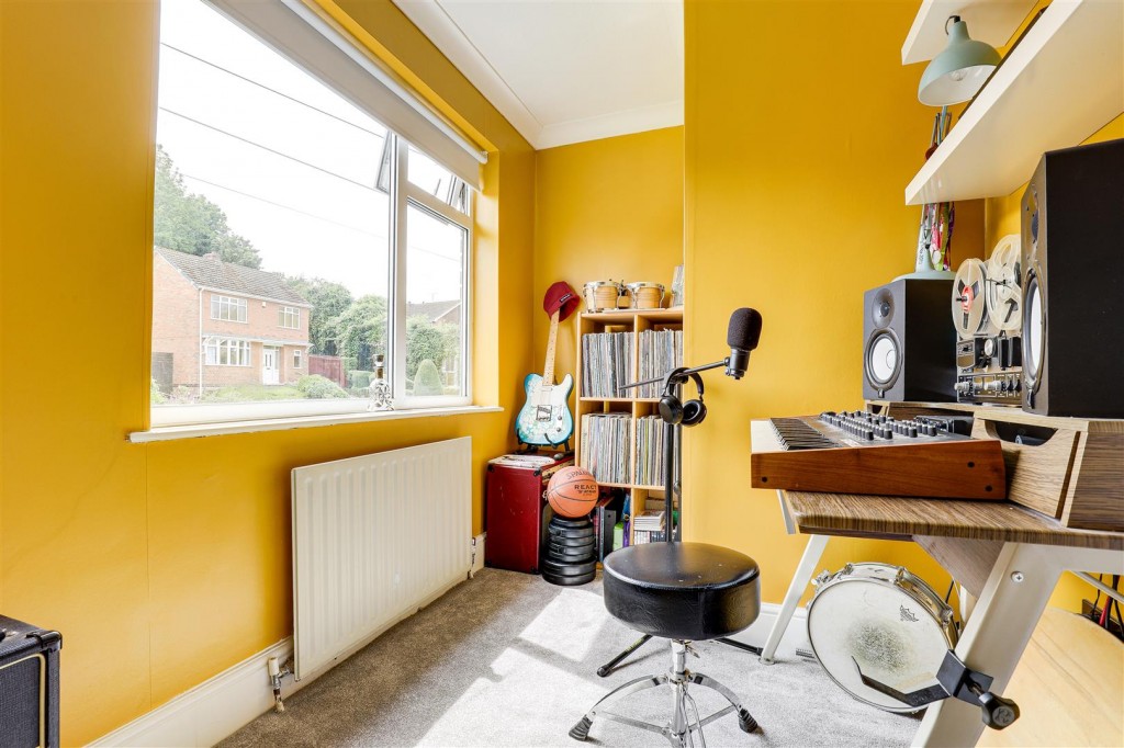 Southcliffe Road, Carlton, Nottinghamshire, NG4 1ES