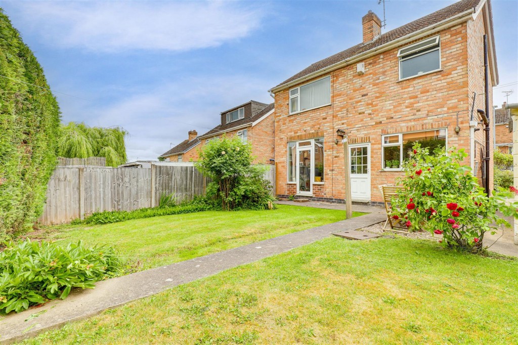 Southcliffe Road, Carlton, Nottinghamshire, NG4 1ES