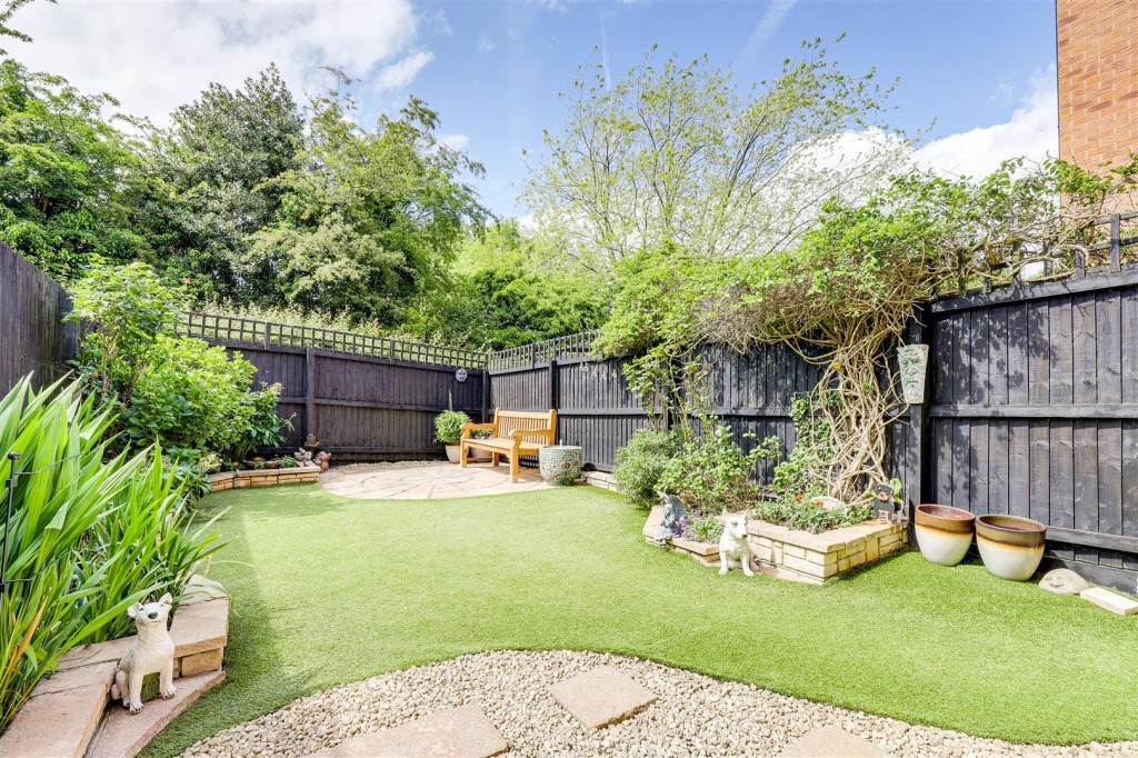 Swifts View, Kirkby-In-Ashfield, Nottinghamshire, NG17 9DX