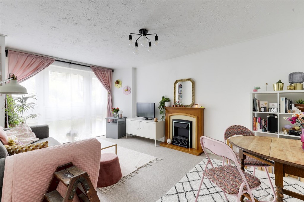 Redcliffe Road, Mapperley Park, Nottinghamshire, NG3 5AW