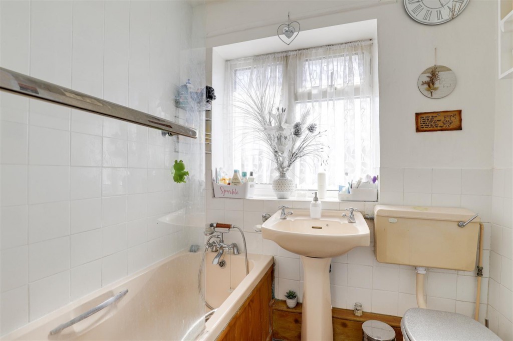Colley Moor Leys Lane, Clifton, Nottinghamshire, NG11 8AL