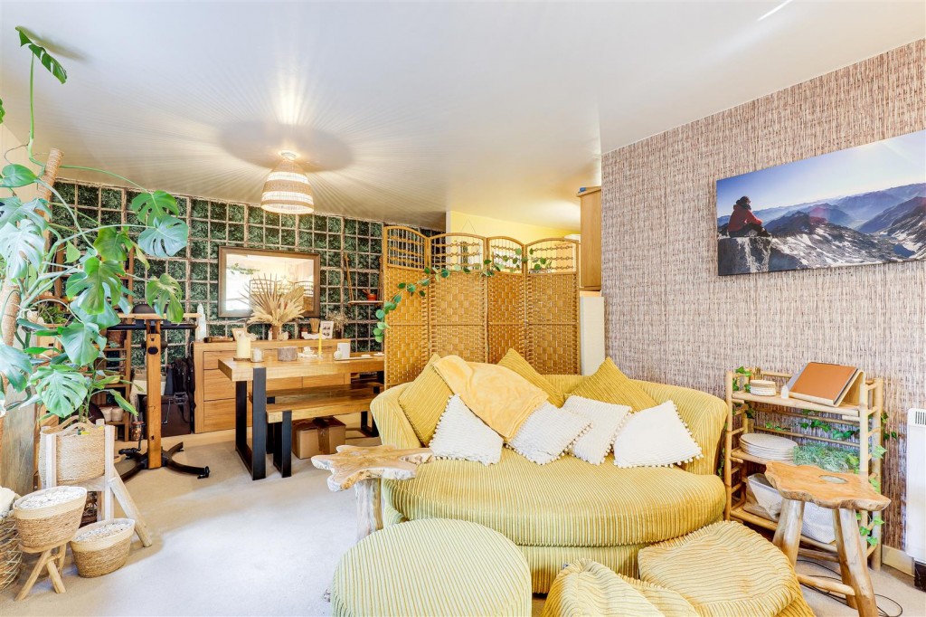 Bradbury Gardens, Ruddington, Nottinghamshire, NG11 6AX