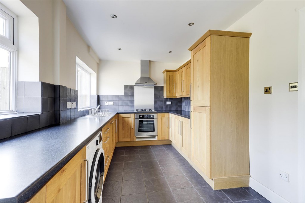 Longmead Drive Daybrook, Nottingham, NG5 6EE