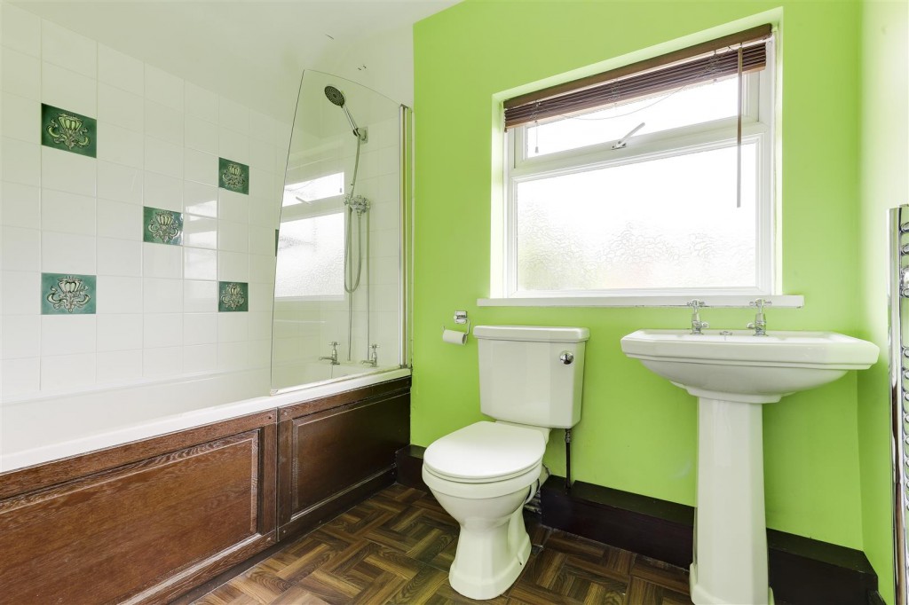 Longmead Drive Daybrook, Nottingham, NG5 6EE
