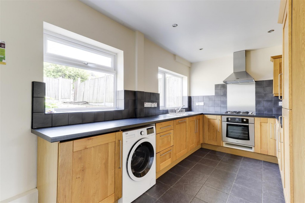 Longmead Drive Daybrook, Nottingham, NG5 6EE