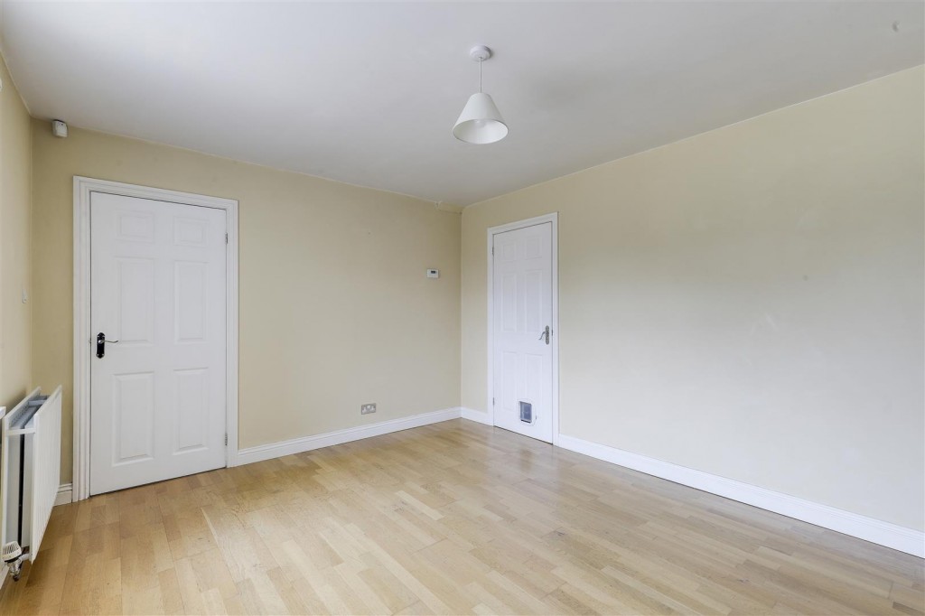 Longmead Drive Daybrook, Nottingham, NG5 6EE