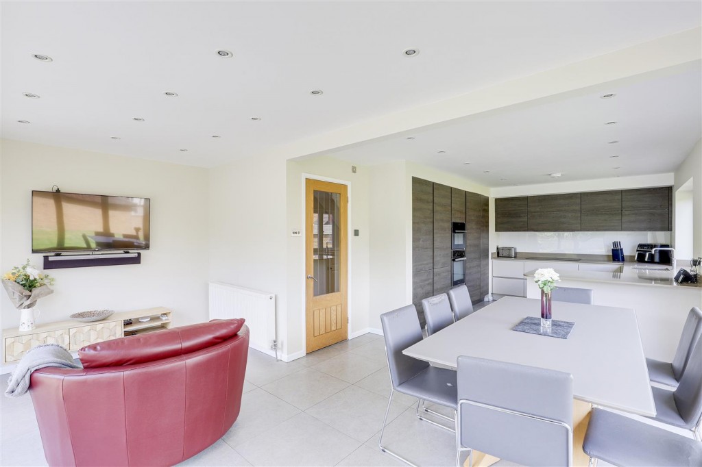 Hallfields, Edwalton, Nottinghamshire, NG12 4AA