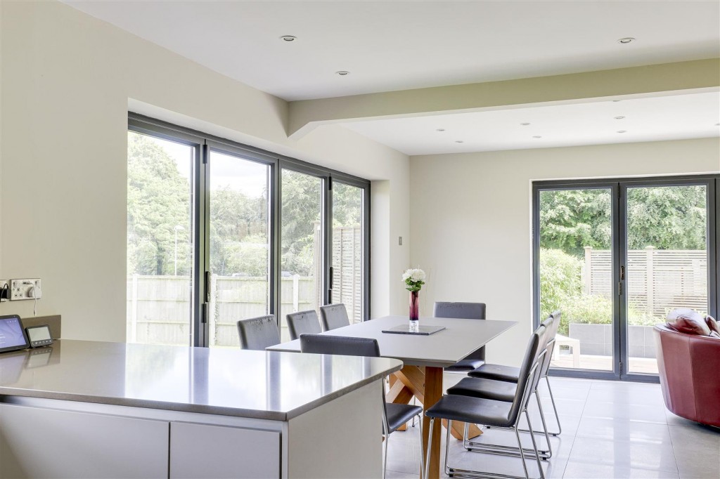 Hallfields, Edwalton, Nottinghamshire, NG12 4AA