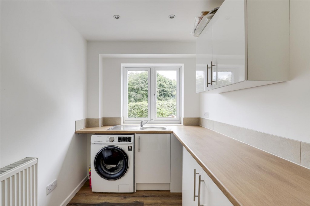 Hallfields, Edwalton, Nottinghamshire, NG12 4AA