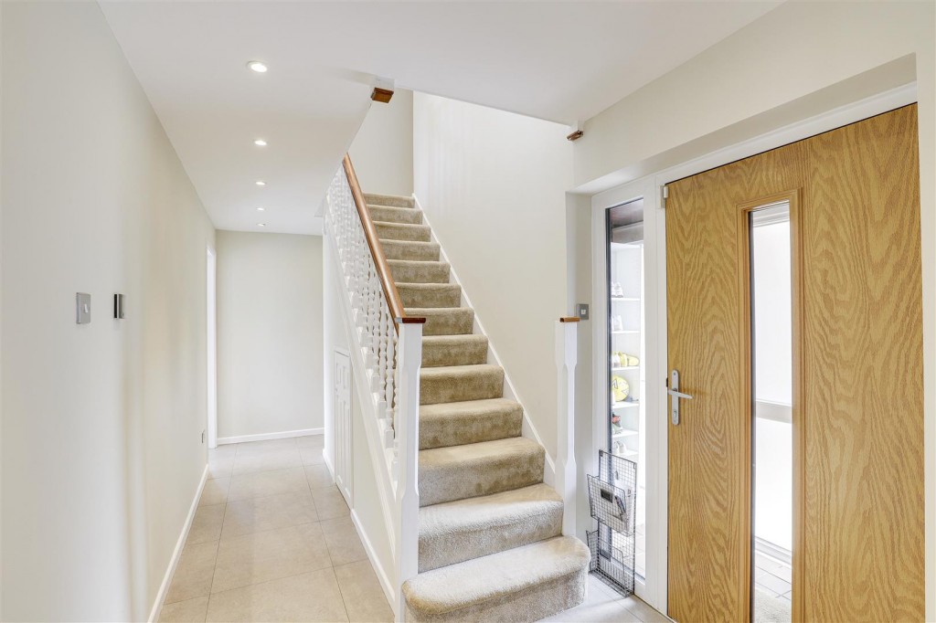 Hallfields, Edwalton, Nottinghamshire, NG12 4AA
