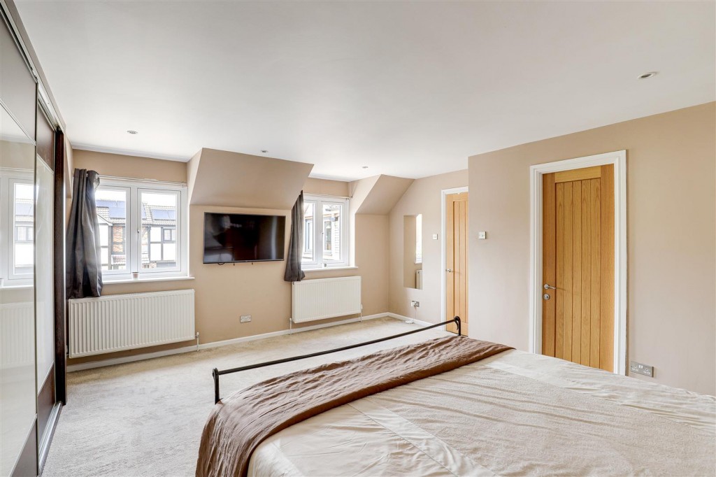 Hallfields, Edwalton, Nottinghamshire, NG12 4AA