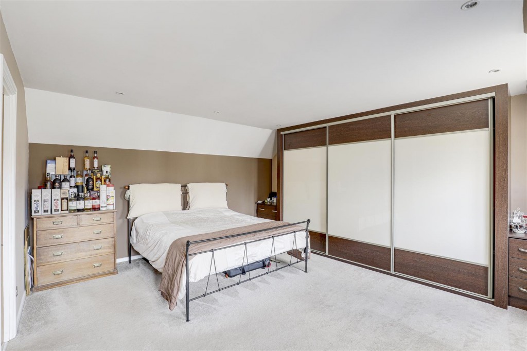 Hallfields, Edwalton, Nottinghamshire, NG12 4AA