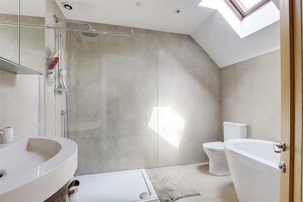 Hallfields, Edwalton, Nottinghamshire, NG12 4AA
