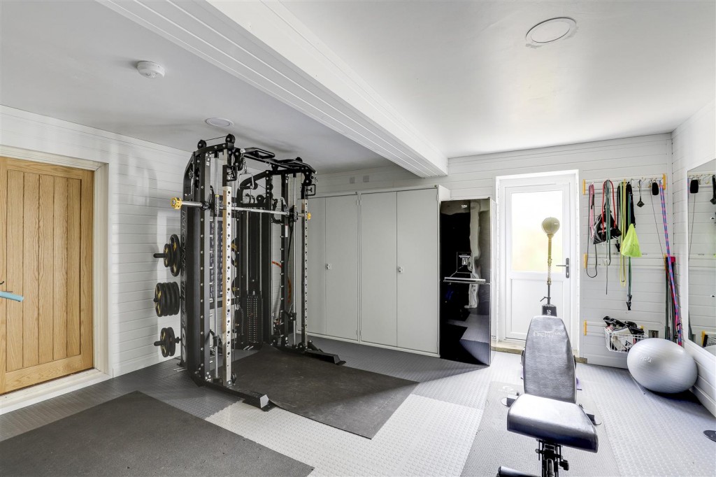 Hallfields, Edwalton, Nottinghamshire, NG12 4AA