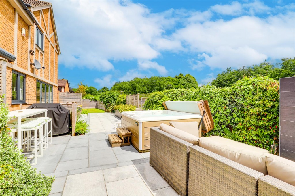 Hallfields, Edwalton, Nottinghamshire, NG12 4AA