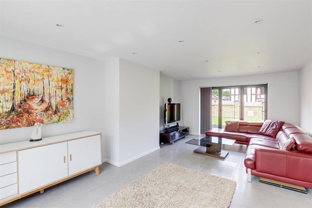 Hallfields, Edwalton, Nottinghamshire, NG12 4AA