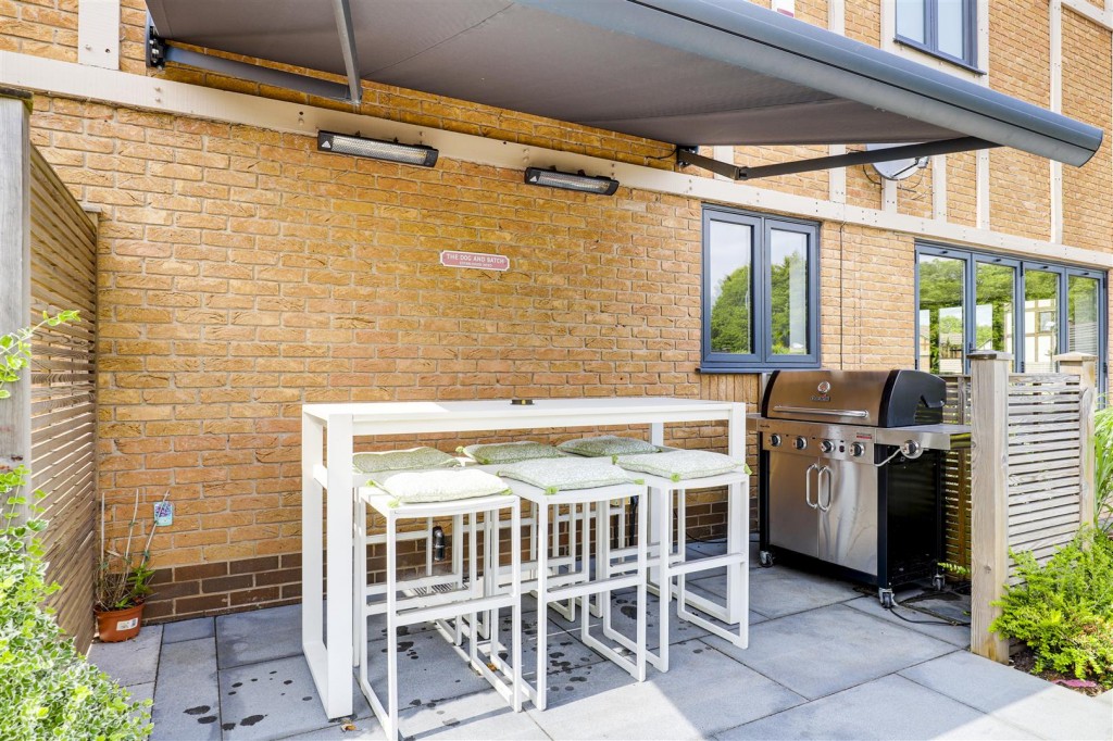 Hallfields, Edwalton, Nottinghamshire, NG12 4AA