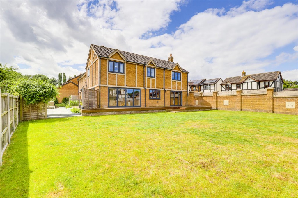 Hallfields, Edwalton, Nottinghamshire, NG12 4AA